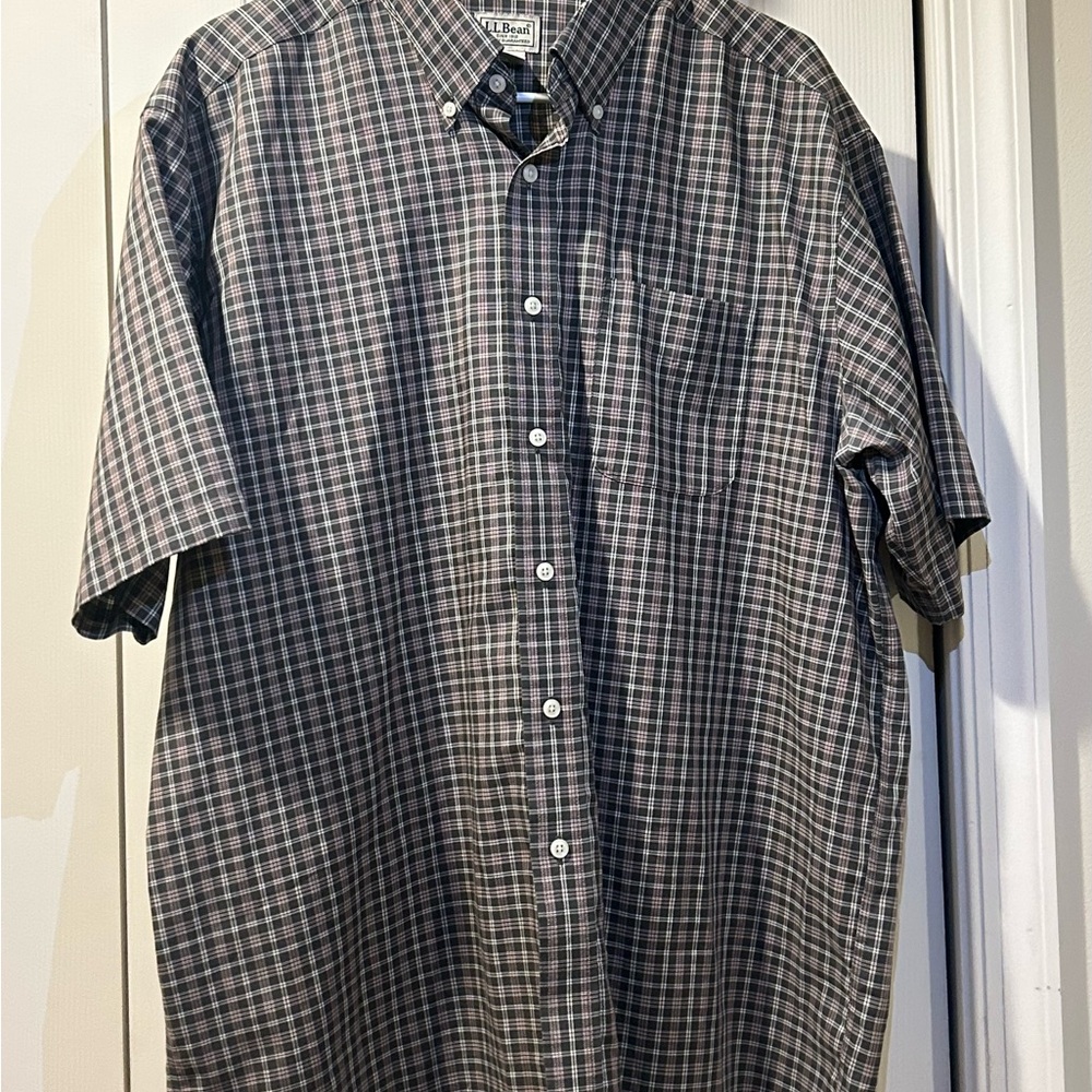 L.L. Bean Men's Black and Gray Checkered Button-Down Shirt